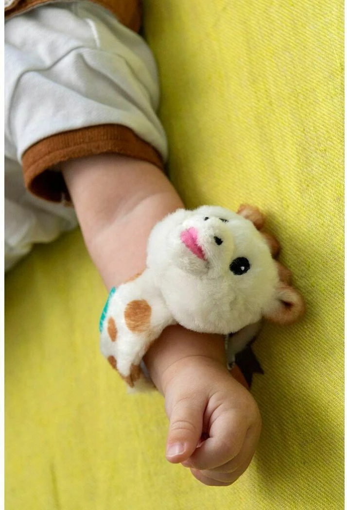 Sophie La Girafe Σόφι Καμηλοπάρδαλη Sweety Sophie Collection Λούτρινη Κουδουνίστρα Βραχιολάκι (S010332) - Image 4